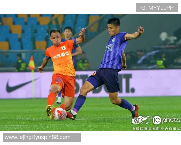 山东泰山队备战上海海港队赛前训练全景展现团队士气与战术准备