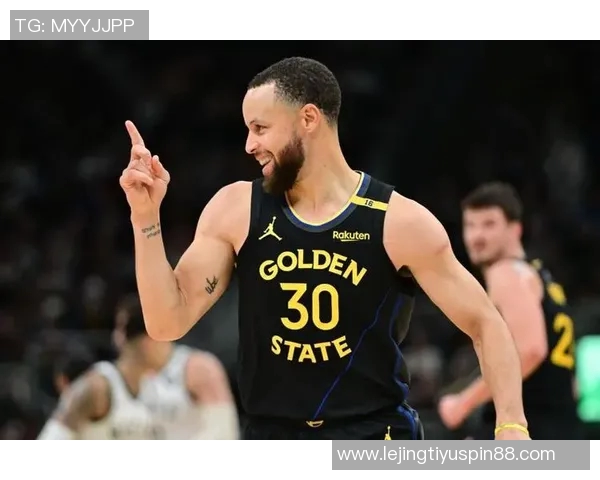 库里盛赞巴特勒训练赛表现出色攻防两端展现统治力