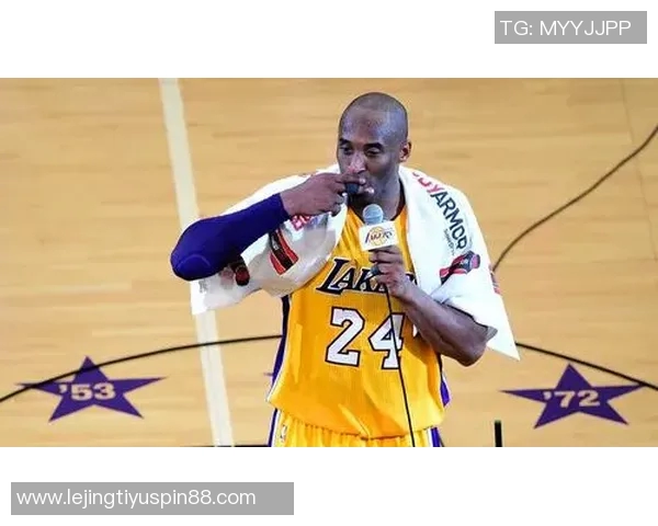 科比亲穿24号球衣拍出889万美元创纪录06年仅售10000美元